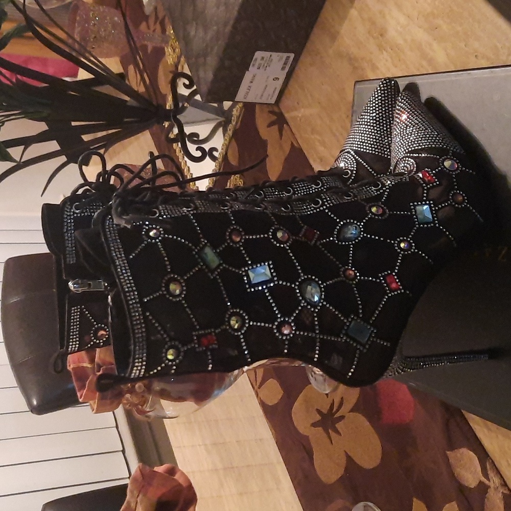 A bootie mesh